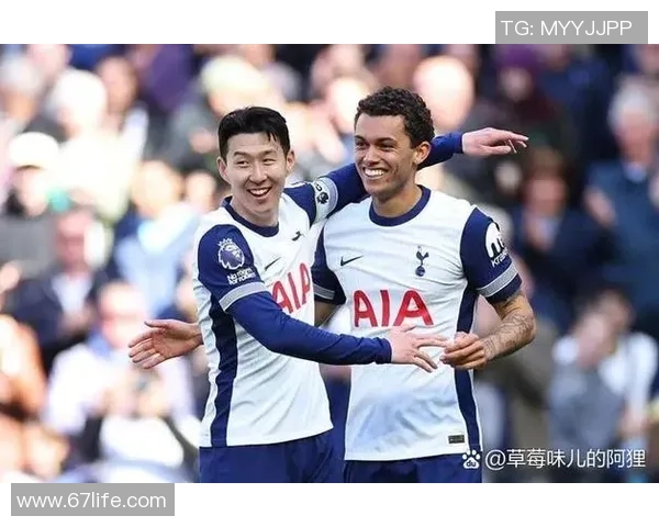 年轻人对曼联精彩对决视频回顾赛场激情与年轻活力的碰撞 年轻人对曼联精彩对决视频回顾赛场激情与年轻活力的碰撞