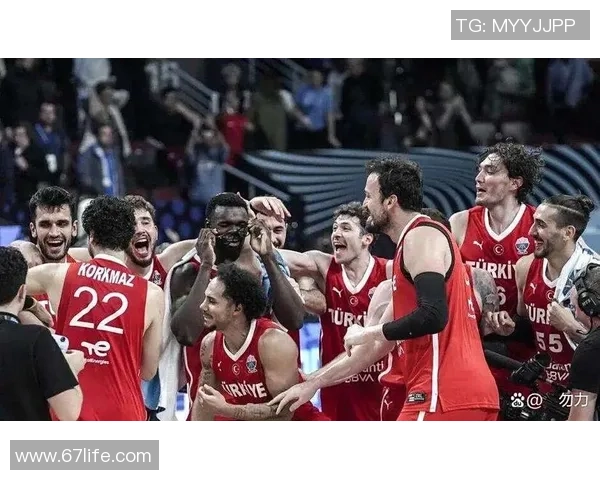 2000年悉尼奥运会男篮中国队与土耳其队激战回顾与精彩瞬间分析